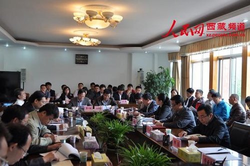 7月24日上午，清华大学西藏基层工作毕业生座谈会在拉萨召开。刘之爽 摄