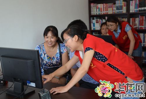 荣昌大学生村官电脑培训班受热捧培训群众超10万人